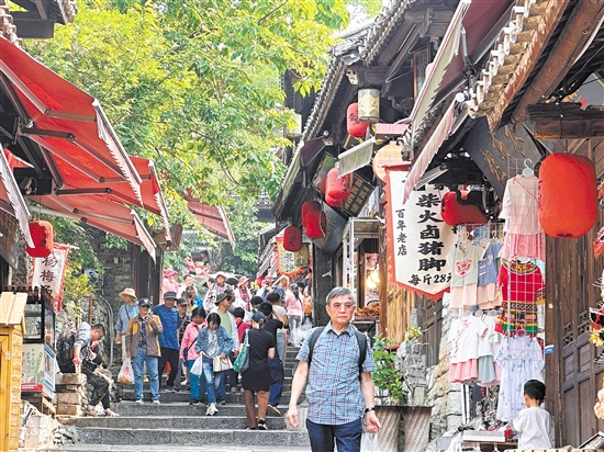 青巖古鎮(zhèn)古色古香。