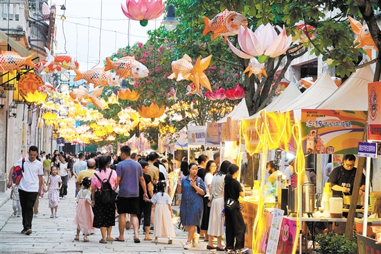 中秋假期，赤坎華僑古鎮(zhèn)將舉辦花燈長(zhǎng)街等活動(dòng)，歡迎廣大賓客來(lái)暢游。