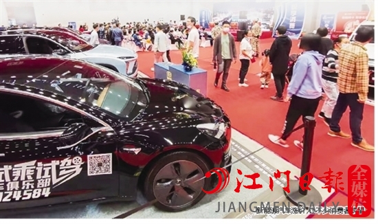 新能源汽車漲價(jià)，讓不少消費(fèi)者觀望。